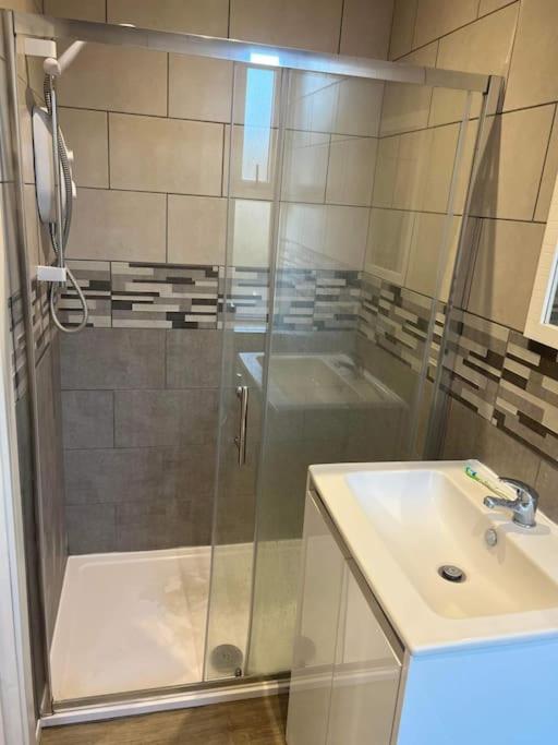 1 Bedroom Flat, Fully Furnished Кингстон-апон-Халл Экстерьер фото