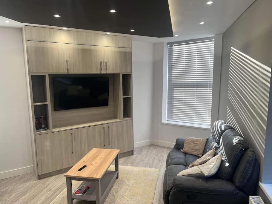 1 Bedroom Flat, Fully Furnished Кингстон-апон-Халл Экстерьер фото